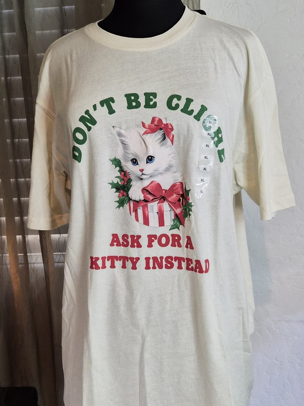 "Don’t Be Cliche" Kitty Graphic Tee - Cream with Red & Green #0289
